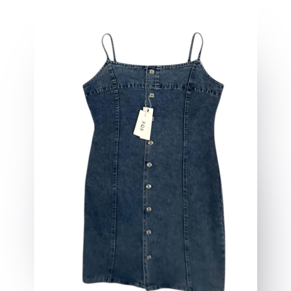 NWT. XQR Jean dress, adjustable shoulder straps, button-down front. Size XL.
